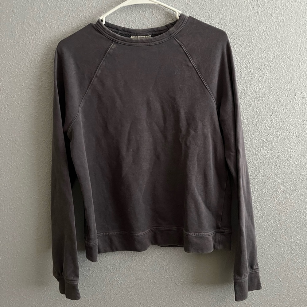 Universal threads navy blue/denim colored crew neck